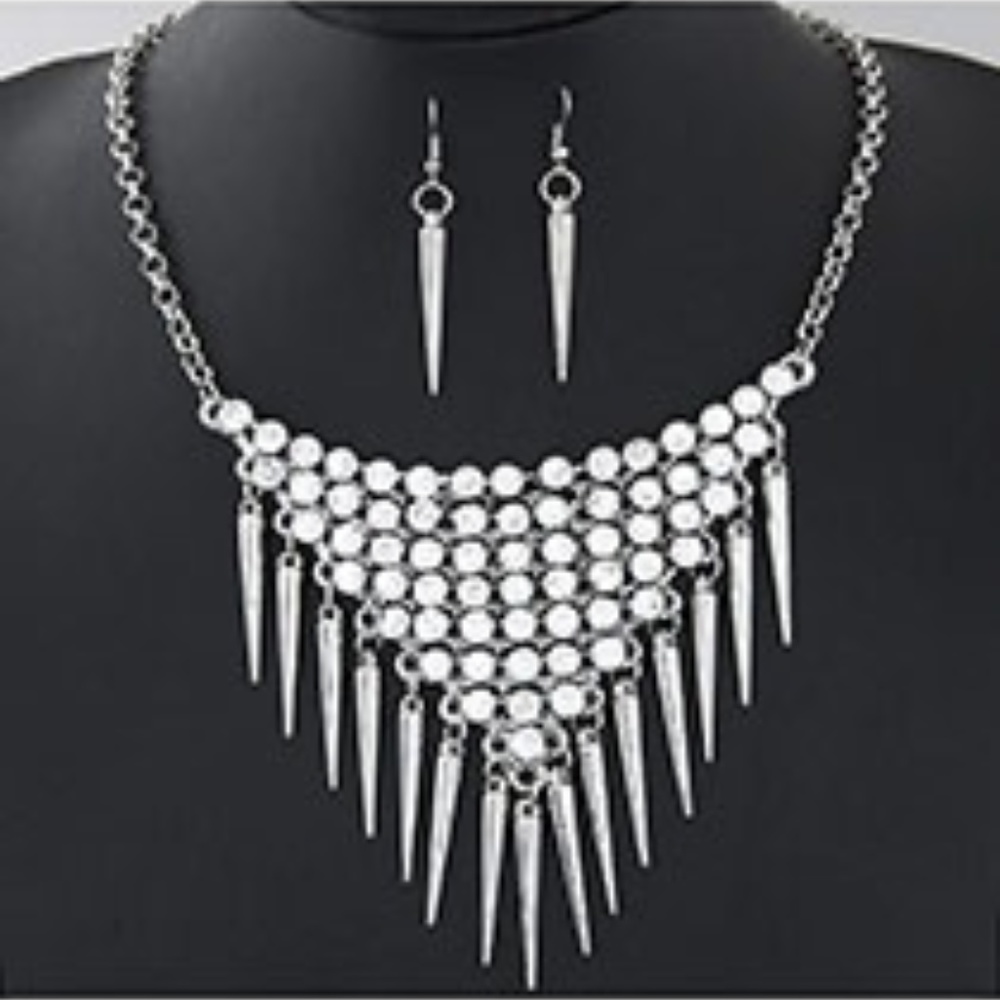 Diamond and Rivet Tassel Necklace Set